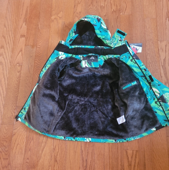 Urban Outdoor Green Kids Hooded Jacket Size 8 Winter Boy or Girl Detachable - Picture 6 of 11